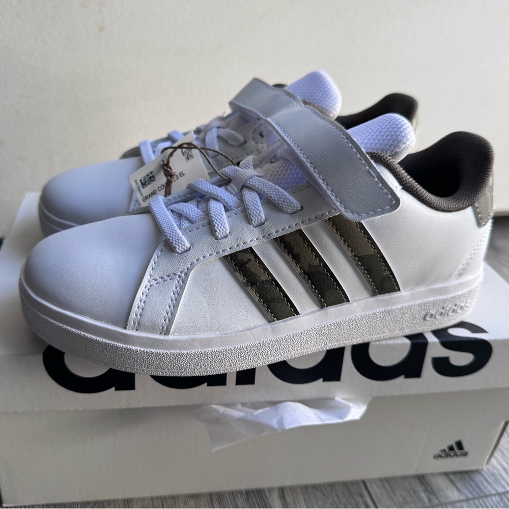 Adidas - Grand Court